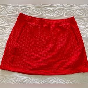 Tail textured red skort